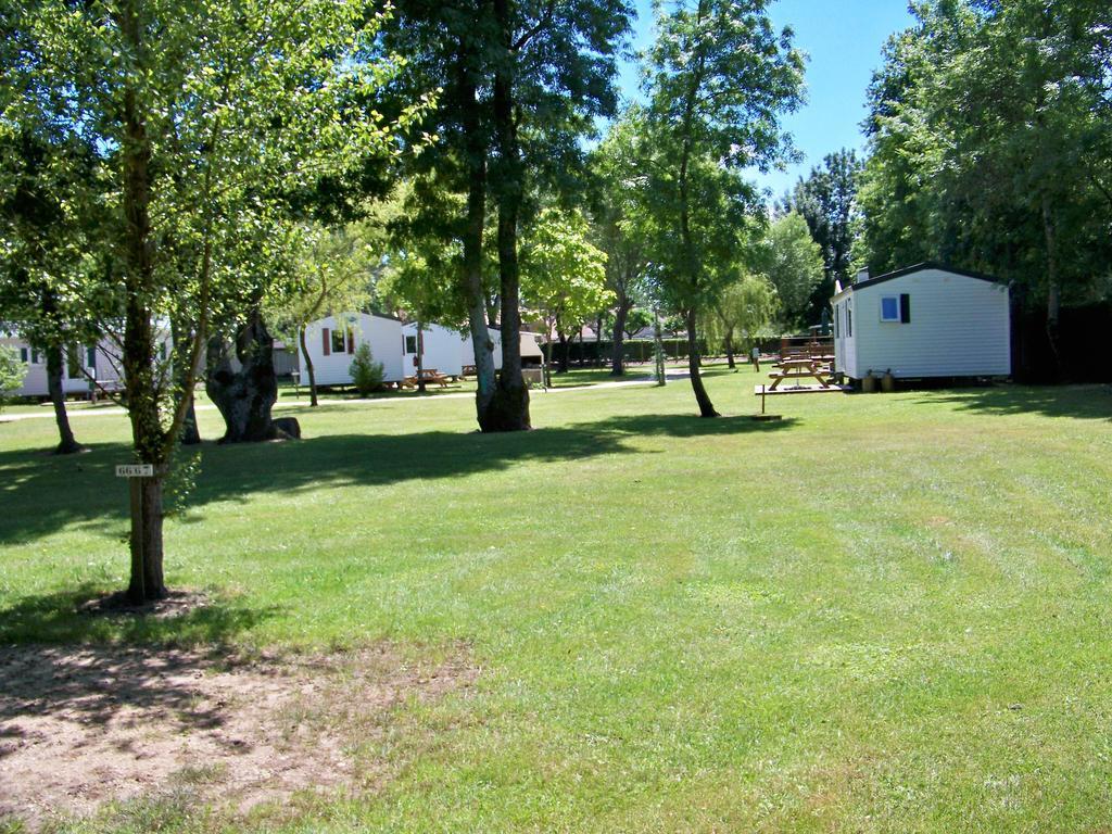 Camping Les Peupliers Vendays-Montalivet Exterior foto